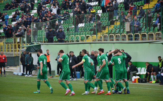 Отборът на Пирин воден от старши треньора Милен Радуканов започна