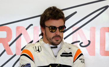 Алонсо: Писна ми да ме питат съжалявам ли за Ферари