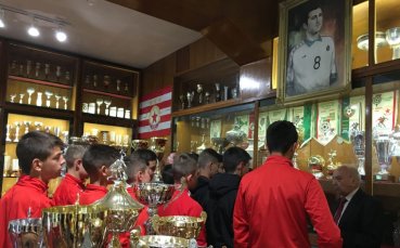 Легенди и юноши посетиха Музея на спортната слава на ЦСКА