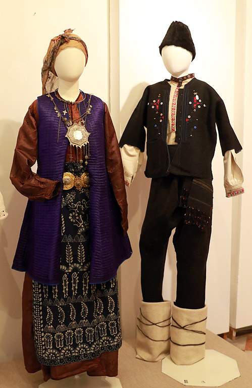 Моминска празнична носия от град Котел, Празнична носия на млад мъж от Поморийско