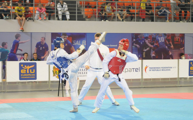 Торба с медали за българските таекуондисти от Moldova Open 2017