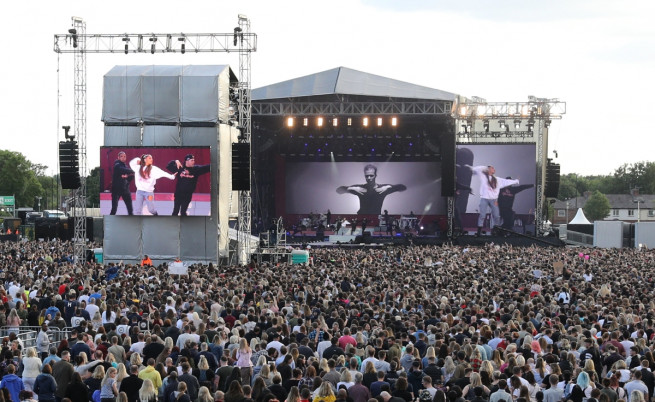След терора на Острова: 50 000 на концерта на Ариана Гранде