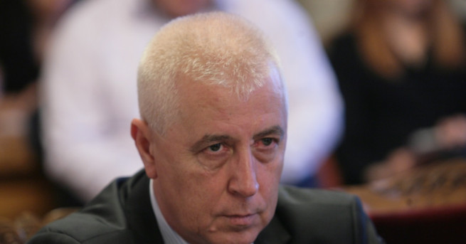 Здравният министър проф Николай Петров тази сутрин е бил приет