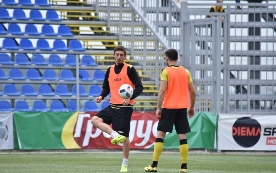 Централният защитник на Ботев Кристиан Димитров е попаднал в полезрението