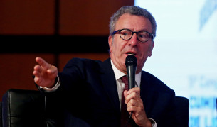 Кметът на Брюксел подава оставка след скандал