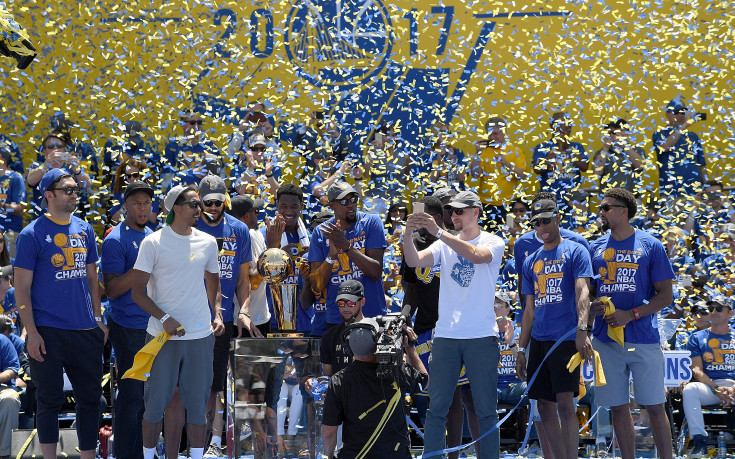 Голдън Стейт отпразнува подобаващо титлата