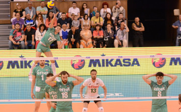 По нашенски мъчно, ала мечтата тлее след драма срещу Сърбия