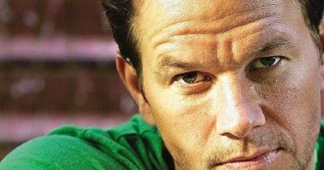 Актьорът Марк Уолбърг дари хонорара си от филма Всички пари