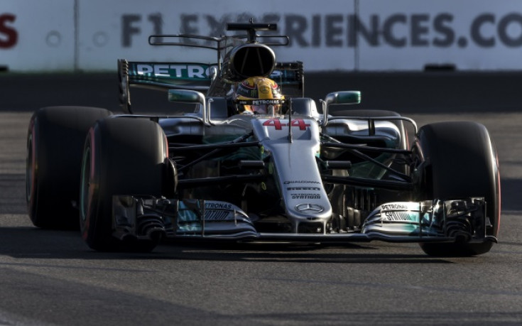 Хамилтън не остави шансове на съперниците си в Азербайджан, изпревари Сена