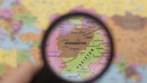  <p>Афганистанско момиче простреля талибани, умъртвили родителите му</p> 