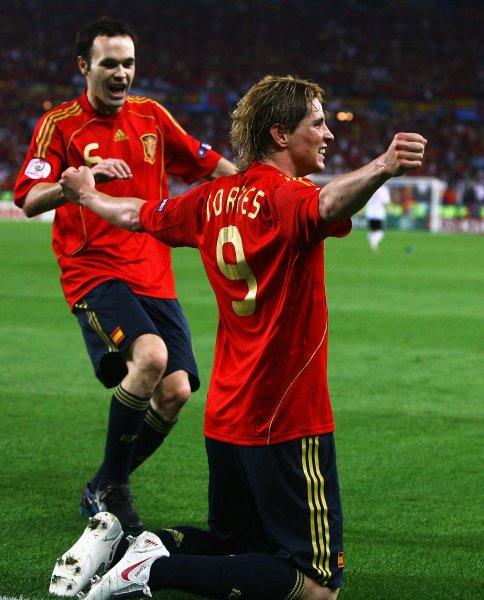 Испания празнува след финала на Евро 20081