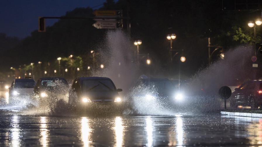 Бедствено положение заради дъжда в Бургаско, затопляне в понeделник