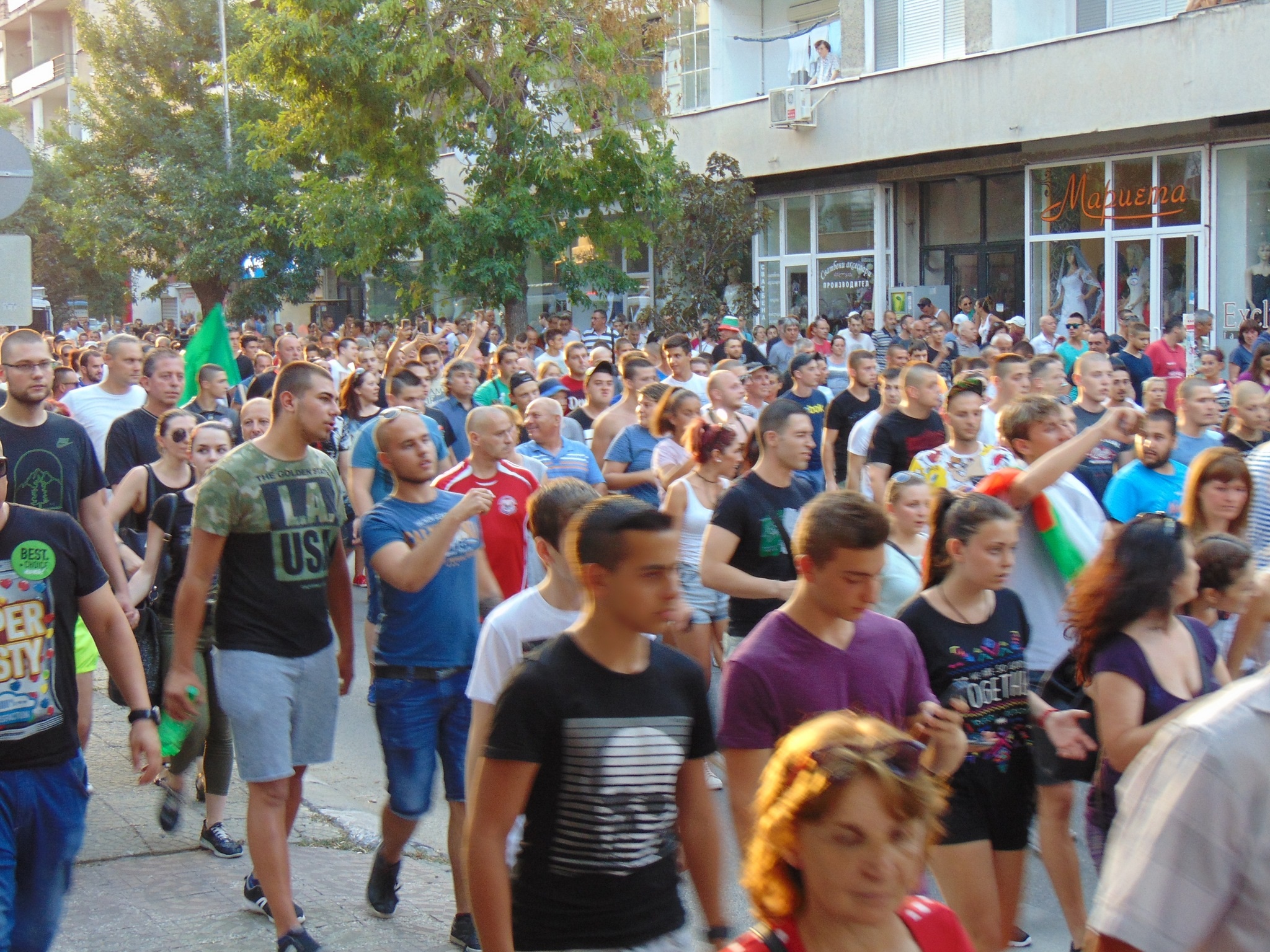 Неделният протес в Асеновград беше най-големият досега, а полицейското присъствие беше засилено, като на място беше изпратена дори конна полиция