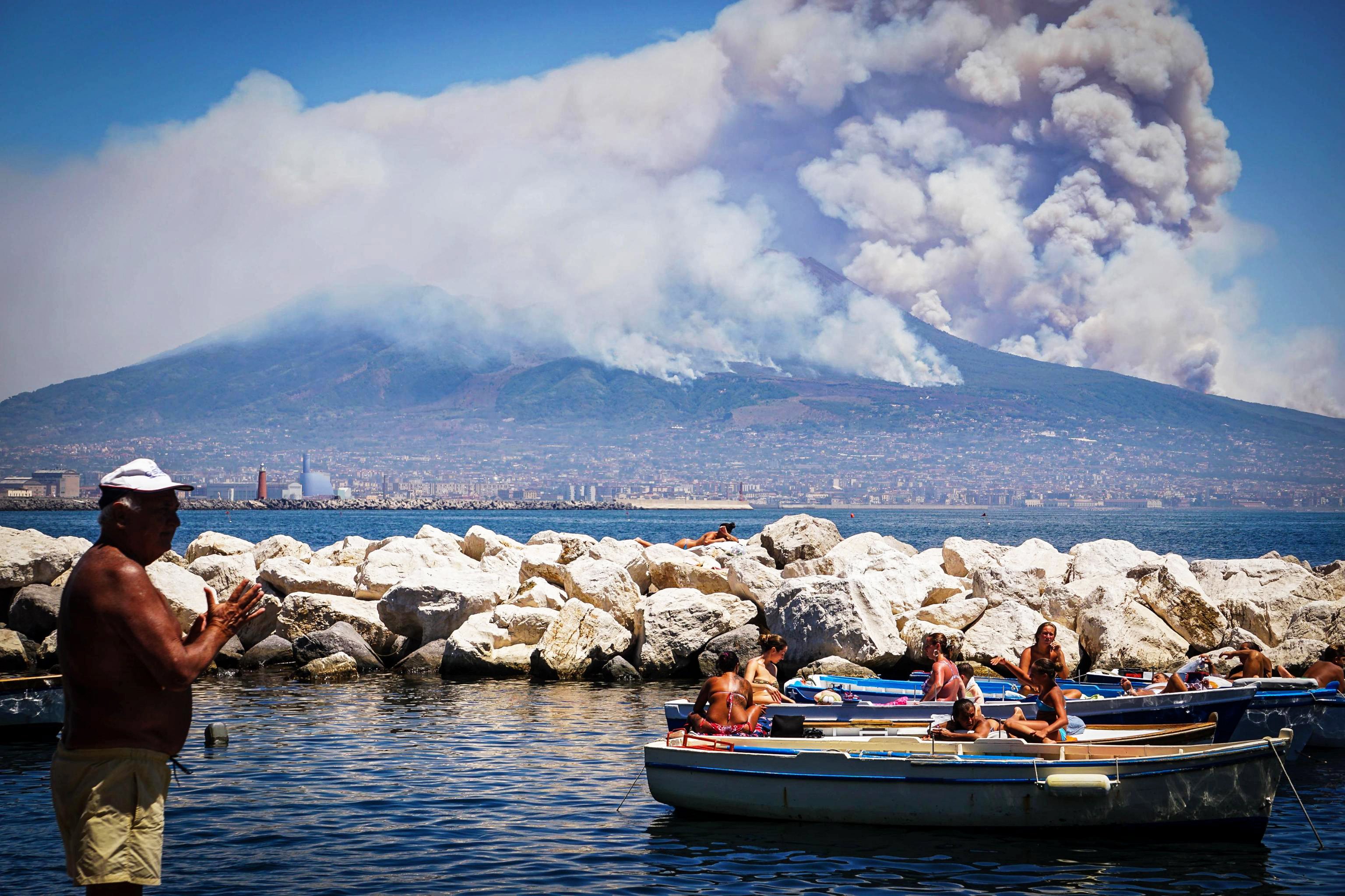 Високите температури доведоха до редица пожари в Южна Италия