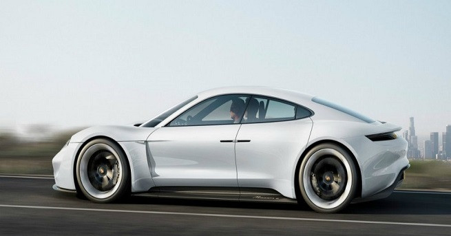 Германският производител на спортни автомобили възнамерява да съсредоточи вниманието си