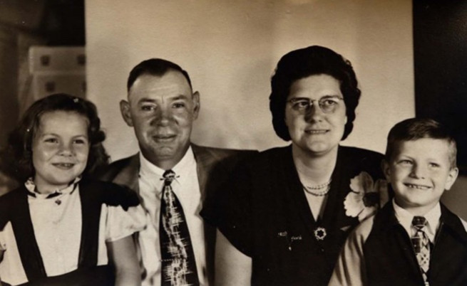  Рей Анн и Милтън са продадени на 27 август 1950 година, на семейство Зоитман. 