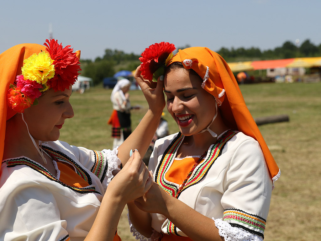 Национален фолклорен събор "Болярска среща" ("Лудогорие"), има за цел съхраняване и популяризиране на традициите и културните ценности на различни етнически и етнографски групи, осигуряване на възможности за трансмисия към следващите поколения и популяризиране на България като страна на дълголетна история и богати културни традиции Фестивала се провежда от 21 до 23 юли до село Арбанаси, Велико Търново.