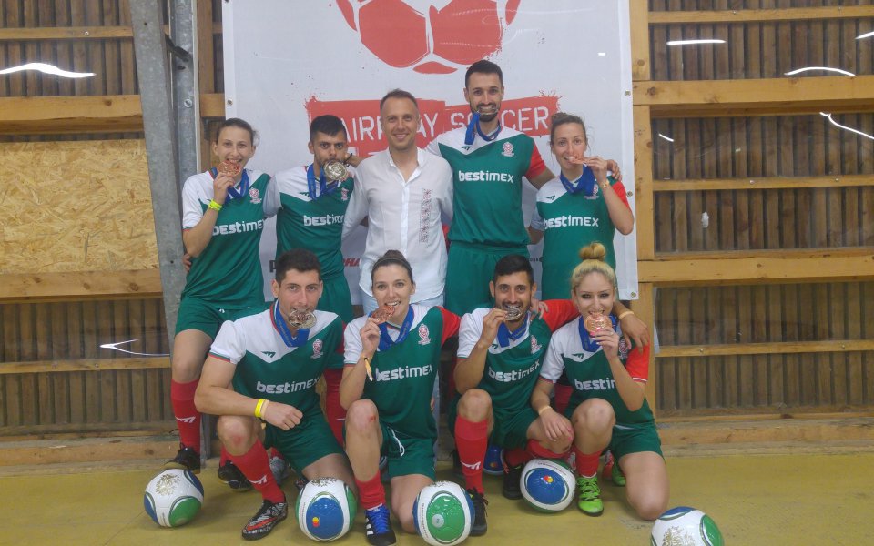 Сребро и бронз за българските отбори на европейското по стрийт футбол