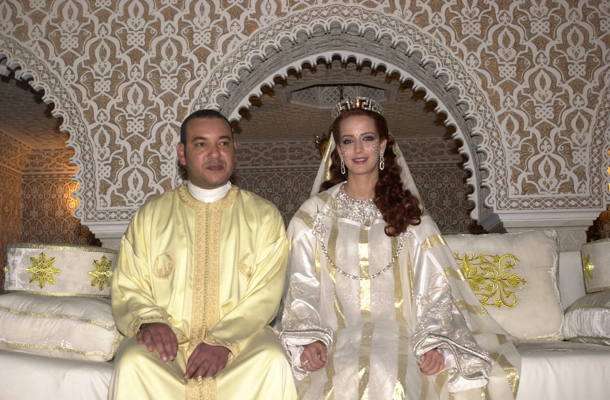 Кралят на Мароко Мохамед VI и съпругата му принцеса Лала Салма. Женят се в Рабат през 2002 г.
