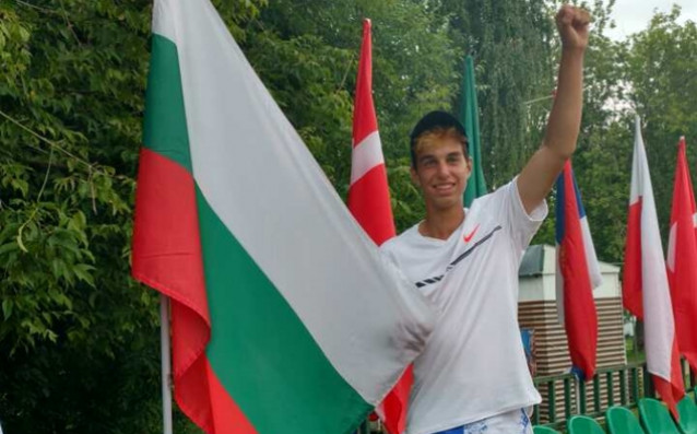 Изключителен успех постигна най обещаващия млад български тенисист Адриан Андреев 16 годишният