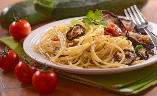  Не режете спагетите в чинията си, тъй като по този начин ще отрежете шанса и дълголетието си, гласи суеверието. 