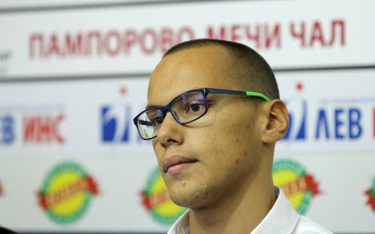 Антъни Иванов на полуфинал на 100 метра бътерфлай на световното