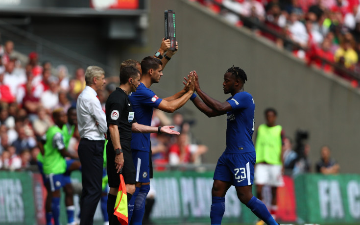 Батшуай се смее на Мората за пропуснатата дузпа?