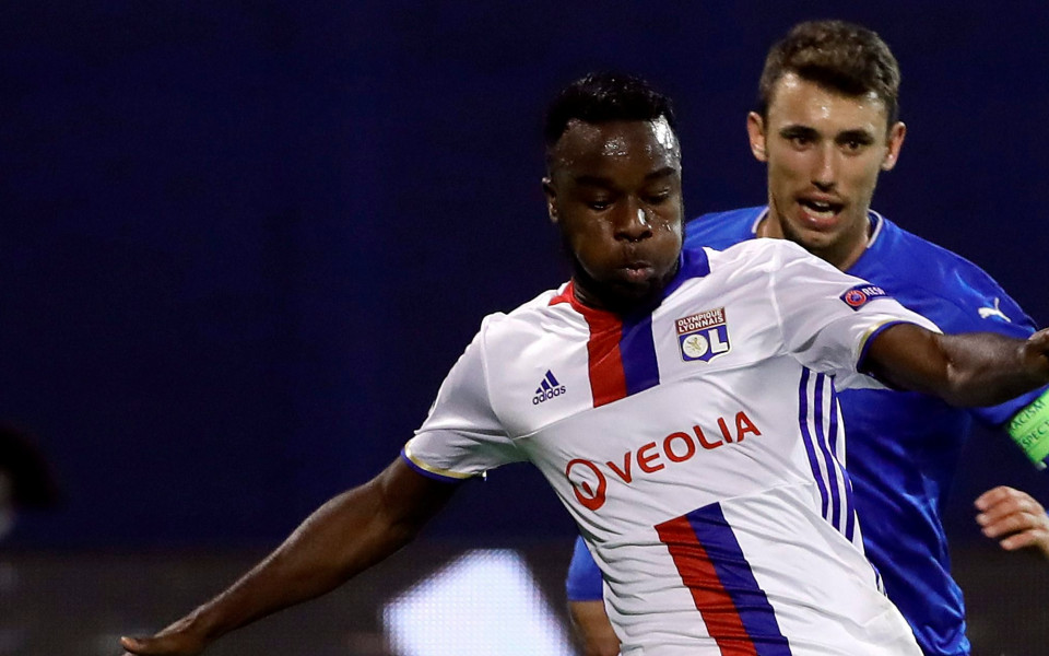 Бърнли привлече официално национала на Кот д'Ивоар Максуел Корне от