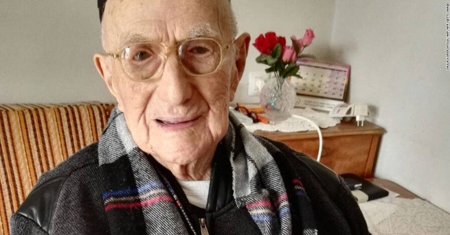 Оцелелият от Холокоста Израел Кристал вписан в книгата на рекордите