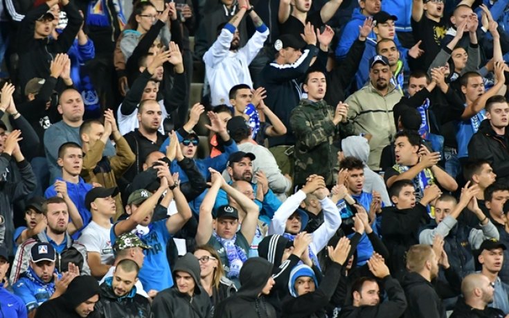 Аплодисменти за играчите на Левски и снимки за спомен