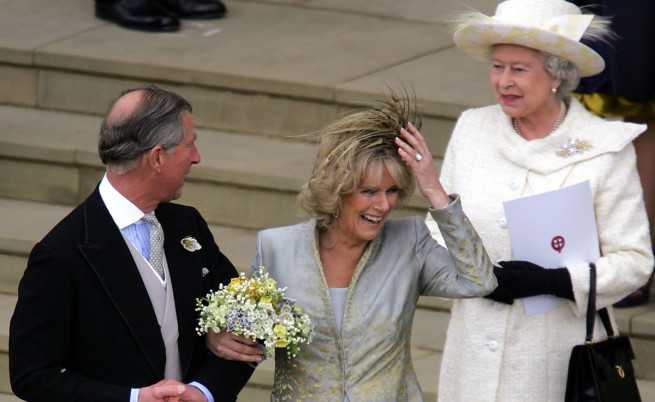  Чарлз, Камила и кралица Елизабет II на втората сваба на принца 