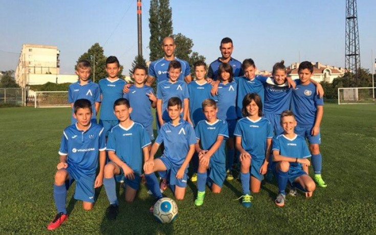 Да тренираш до първия отбор на Левски