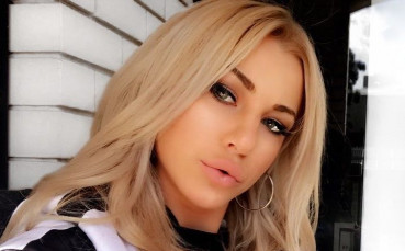 18-годишната Моник, завъртяла главата на Кириос