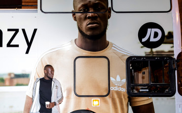 Двойникът на Лукаку пусна своя спортна линия