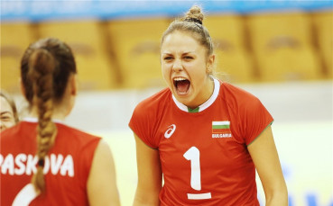 Родните волейболистки на крачка от полуфинал на Световно