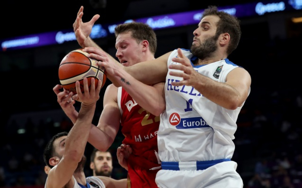 Русия отстрани Гърция на европейското по баскет, на 1/2-финал е