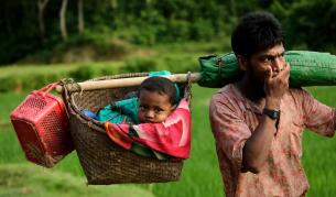 Рохингите са принудени да бягат от Мианмар в съседен Бангладеш