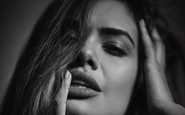 Еша Гупта - индийската красавица, която е влюбена в Арсенал