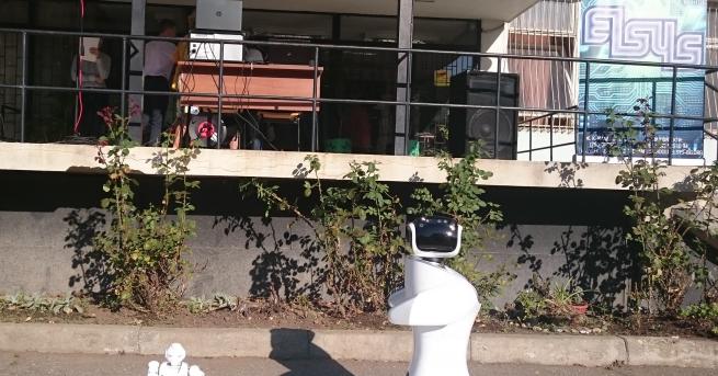 На първия учебен ден учениците от Технологично училище Електронни системи