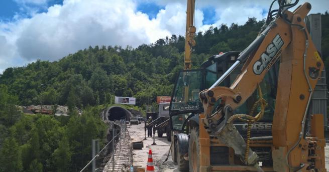Пускат движението по ремонтираната тръба на тунел Витиня на магистрала