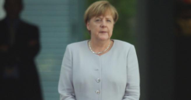 Ангела Меркел ще управлява четвърти мандат Партията й Християндемократически съюз печели 32 5