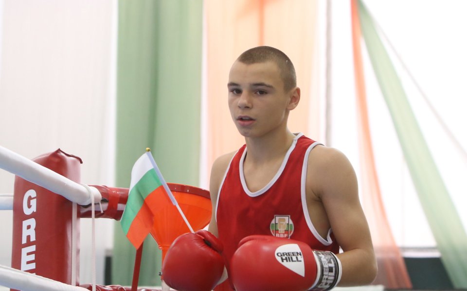 Ергюнал Себахтин се класира за финал на Европейското първенство по бокс в Ереван