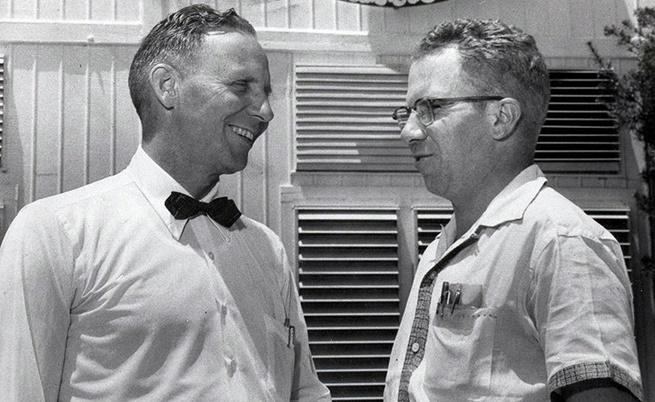  Робърт Симпсън (ляво) 