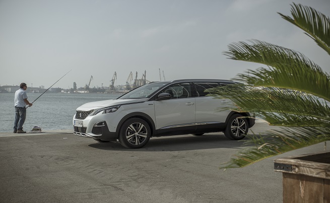 Твоят личен космос на борда на Peugeot 5008 (тест драйв)