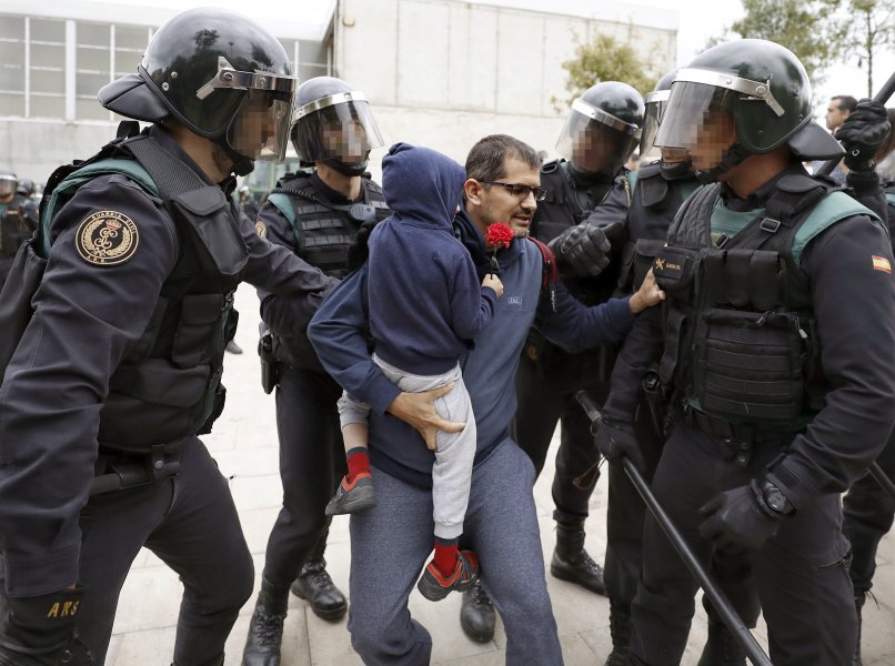 Сблъсъци с полицията в Барселона1
