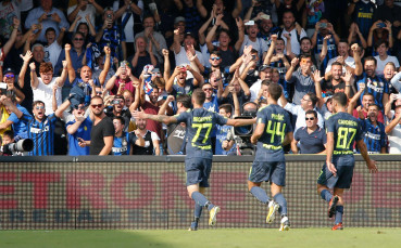 Интер продължи със силното представяне, Лацио мачка