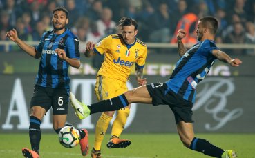 Аталанта спря Юве в мач с много спорни отсъждания