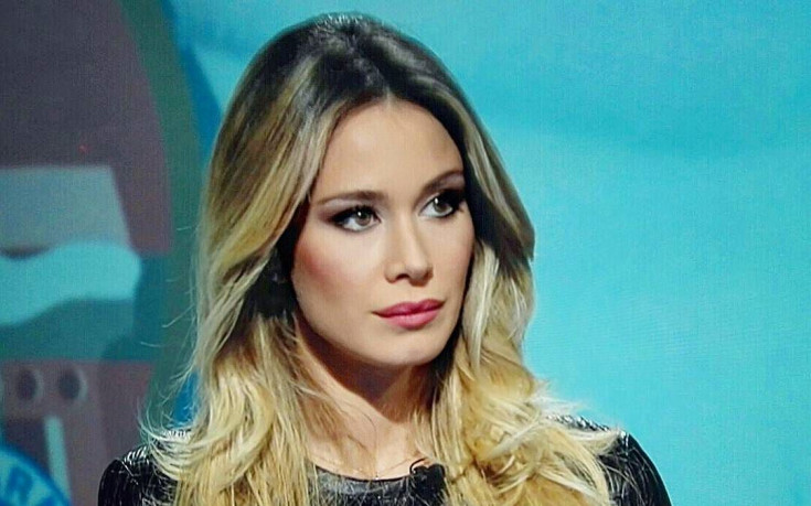 Най-сексапилната спортна журналистка получи тенис урок от Фонини