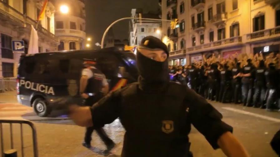 Испания кипи, сблъсъци с полицията в Мадрид, стачка в Барселона
