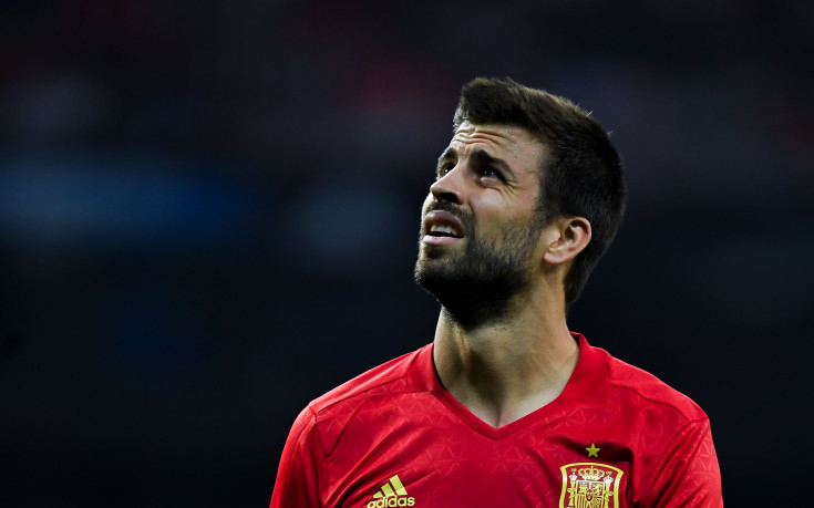 Съотборници и треньори поискаха Пике да остане независим